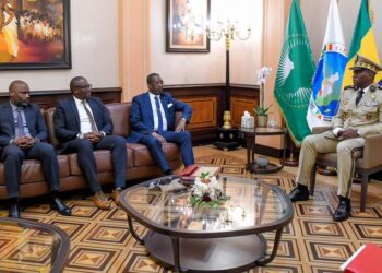 Reprise du Championnat National de Football au Gabon : le Président Oligui Nguema s&rsquo;entretient avec le Ministre de la Culture, de la Jeunesse, des Sports et des Arts