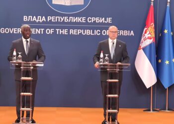 Raymond Ndong Sima en visite de travail en Serbie