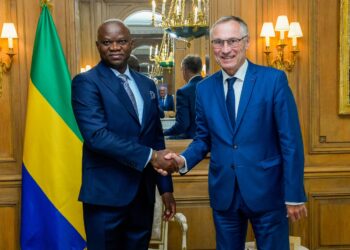 Rencontre de Haut Niveau : le Président Oligui Nguema et Jean-Marie Bockel pour des accords militaires renforcés