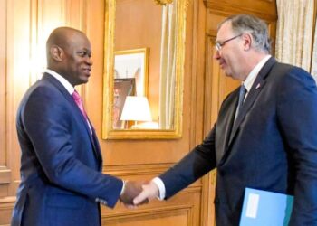 Gabon : Échange entre le Président Oligui Nguema et le PDG de TotalEnergies à Paris