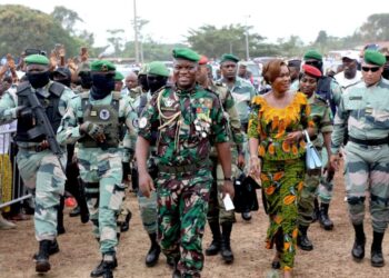 Tournée républicaine dans le Moyen-Ogooué : Oligui Nguema engagé dans un dialogue ouvert avec les habitants
