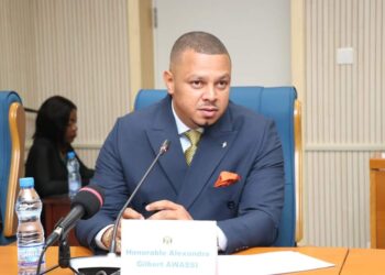 Gabon : Alexandre Gilbert Awassi plaide pour une loi rendant la responsabilité sociétale des entreprises obligatoire