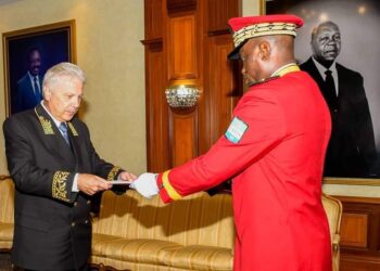 Le Général Oligui Nguema accueille cinq nouveaux ambassadeurs au Gabon