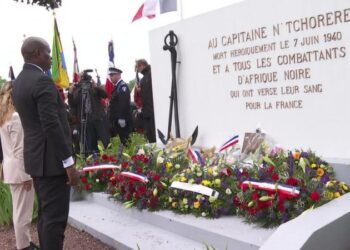 À Airaines, Brice Clotaire Oligui Nguema honore la mémoire du capitaine Charles N&rsquo;Tchoréré 