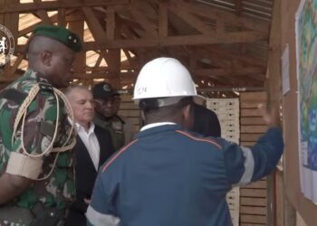Haut-Ogooué : le Président Oligui Nguema en visite au gisement de fer de Baniaka