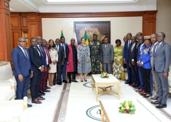 Gabon : Oligui Nguema s’entretient avec le Comité Constitutionnel National