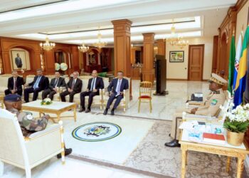 Rencontres Stratégiques au Palais Rénovation: Oligui Nguema accueille des investisseurs marocains et des leaders de l&rsquo;aviation