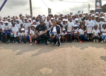 Ngouoni : le Grand Cross réunit des milliers de participants dans une ambiance festive sous le regard du Chef de l&rsquo;État Oligui Nguema