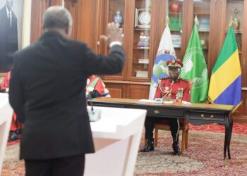 Le Président Oligui Nguema reçoit le serment de 19 nouveaux ambassadeurs du Gabon