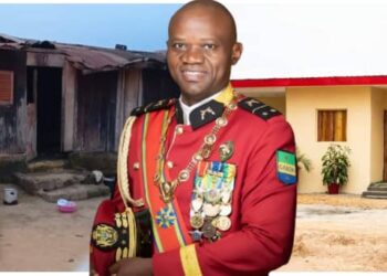 Moanda : la vision solidaire du Président Oligui Nguema permet à une femme battante d&rsquo;avoir un logement décent