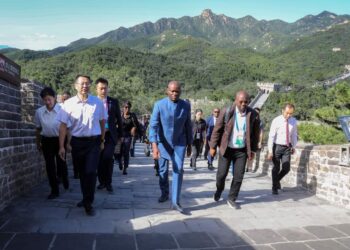 Le Président Oligui Nguema en Immersion sur la Grande Muraille de Chine