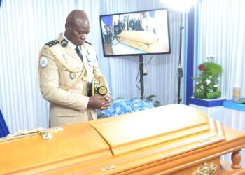 Nécrologie : Brice Clotaire Oligui Nguema rend dernier hommage à Vincent Essono Mengue