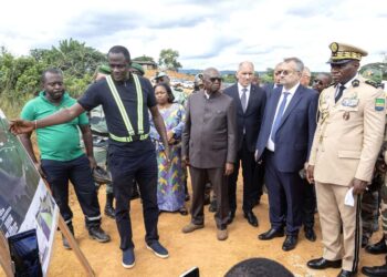 Gabon : Brice Clotaire Oligui Nguema supervise les travaux routiers à Andem