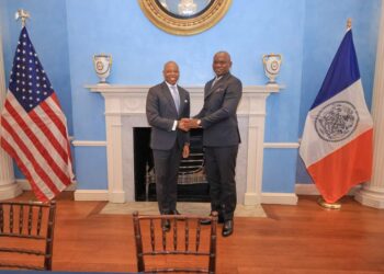 À New York, Brice Clotaire Oligui Nguema échange avec le Maire Éric Adams sur les progrès de la Transition au Gabon
