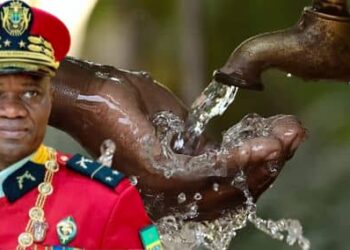 Eau Potable à Oyem : Oligui Nguema redonne vie à 15 quartiers privés d’eau depuis des années