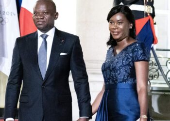 Sommet de la Francophonie : le Président Emmanuel Macron reçoit Brice Clotaire Oligui Nguema à l’Élysée