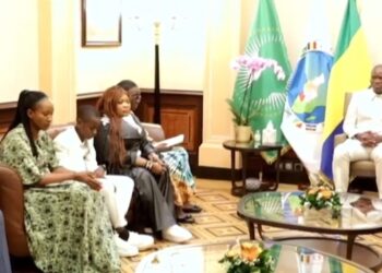 Gabon : Oligui Nguema offre des villas à des figures en détresse et à une icône culturelle