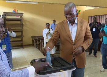 Vote du référendum au Gabon : Oligui Nguema et son épouse Zita exercent leur devoir citoyen