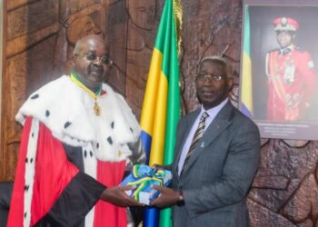 Transparence financière : la Cour des Comptes remet son rapport de l’exercice 2022 au Premier ministre