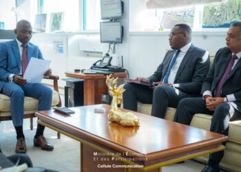 Lutte contre l’orpaillage illégal : le Ministre de l’Économie se mobilise pour soutenir la Raffinerie Gabonaise de l’Or