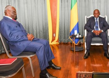Brice Clotaire Oligui Nguema et Anatole Collinet Makosso discutent de la coopération entre le Gabon et le Congo