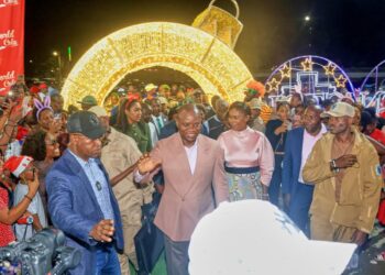Village de Noël : le Président Oligui Nguema émerveille les enfants et communie avec les Gabonais