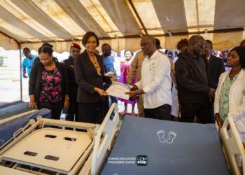Gabon : la Première Dame Zita Oligui Nguema soutient la santé maternelle à Oyem
