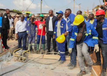 Gabon : le Président Oligui Nguema sur le terrain des voiries urbaines à Oyem