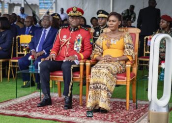 Inclusion et solidarité au Gabon : Oligui Nguema et son épouse Zita soutiennent les personnes à mobilité réduite avec un don de 315 moto-tricycles adaptés