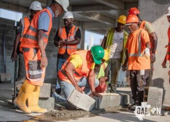 Brice Clotaire Oligui Nguema au cœur des chantiers : l&rsquo;exemple du travail avant tout