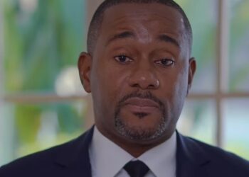 Gabon : Ike Ngouoni signe bientôt son retour en politique avec un appel au débat d’idées