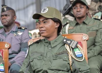Au Gabon, le Colonel des Douanes Zita OLIGUI NGUEMA fait une forte sensation auprès des internautes 