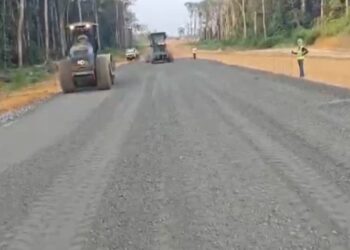 Bitumage en cours sur la route du Contournement du Cap : le Président Oligui Nguema accélère la modernisation routière
