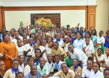 Concours National des Meilleurs Élèves : le Président Oligui Nguema honore l’excellence académique