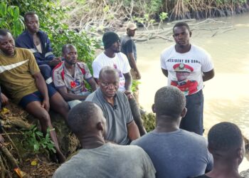 À Donguila, le Président Oligui Nguema à l’écoute des jeunes pêcheurs et des commerçantes
