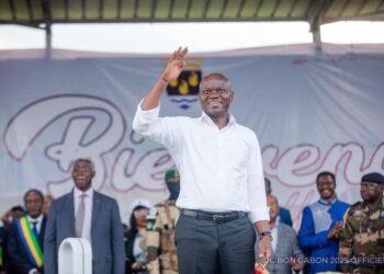 Port-Gentil : le Président Oligui Nguema modernise le transport avec 75 nouveaux taxis