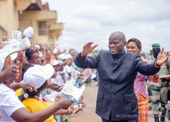 Mouila : le Président Oligui Nguema inaugure et lance de grands chantiers