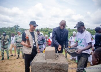 À Mouila, le Président Oligui Nguema lance les travaux d’un hôtel au bord du Lac Bleu