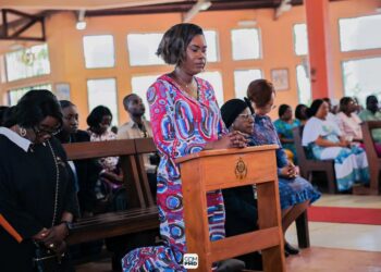 À Mouila, Zita Oligui Nguema prend part à une messe en l&rsquo;honneur des droits de la femme