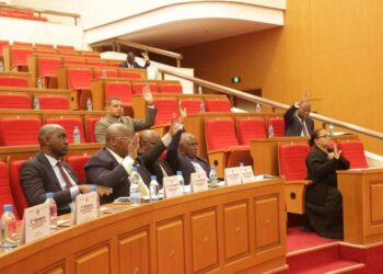 Au Gabon, le parlement adopte une loi d&rsquo;orientation historique portant responsabilité sociétale des entreprises