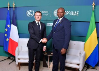 Gabon, un modèle de transition salué au sommet : Emmanuel Macron dithyrambique envers l’exemple gabonais face aux transitions militaires au Sahel