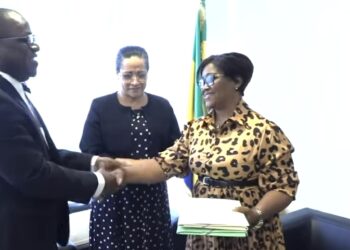 Communication présidentielle : Télésphore Obame Ngomo passe officiellement le relais à Patricia Lydie Mouele