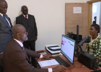 Au Gabon, le couple présidentiel lance officiellement le Passeport Diplomatique et Passeport de Service CEMAC