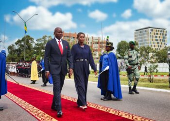 Fête du Travail 2025 au Gabon : le couple présidentiel célèbre les travailleurs sur l’esplanade du Sénat