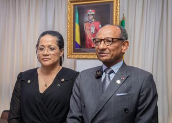 Passation de charge à la Présidence de la République Gabonaise : Murielle Minkoue Mezui épouse Mintsa entre en fonction et le Pr Rossatanga-Rignault fait ses adieux