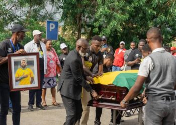 Libreville accueille la dépouille d’Aaron Boupendza : émotion nationale pour un héros du football gabonais