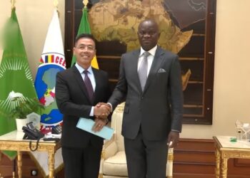 Brice Clotaire Oligui Nguema reçoit une délégation de CNNC Ressources pour des projets structurants