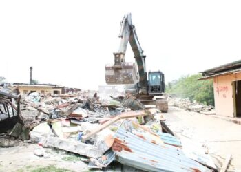 Déguerpissements derrière l’Assemblée nationale : Edgar Moukoumbi appelle les citoyens lésés à se faire connaître
