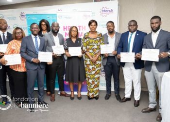 Zita Oligui Nguema distingue les premiers journalistes formés à la santé : une première pierre dans l’édifice d’une presse plus engagée