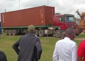 À Oyem, le Président Oligui Nguema amorce la création d’un parc d’attractions : 5 conteneurs de matériel offerts pour un futur lieu de loisirs familial